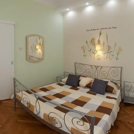 Διαμέρισμα Barbara *